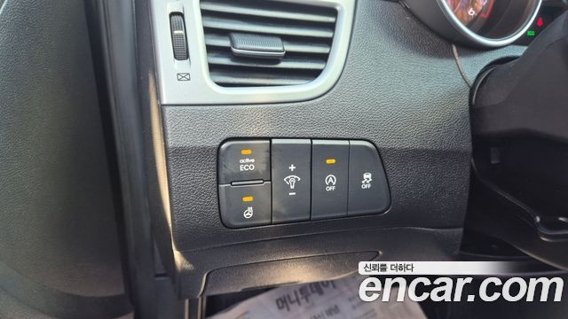 Hyundai AVANTE 2014 — photo 16
