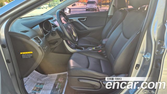 Hyundai AVANTE 2014 — photo 17