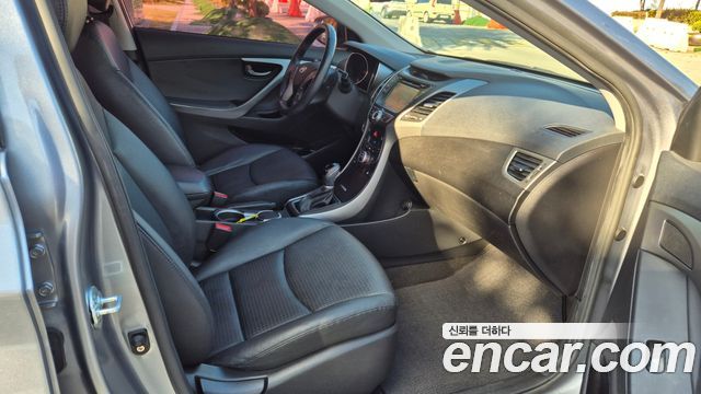 Hyundai AVANTE 2014 — photo 18