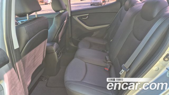 Hyundai AVANTE 2014 — photo 19