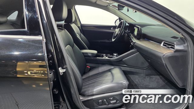 Kia K5 2023 — photo 17