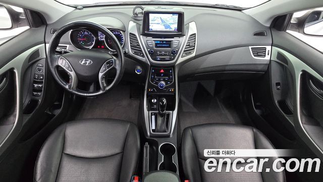 Hyundai AVANTE 2014 — photo 10
