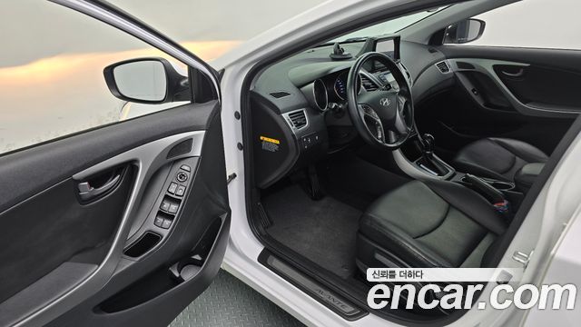 Hyundai AVANTE 2014 — photo 13