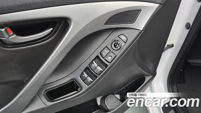 Hyundai AVANTE 2014 — photo 25