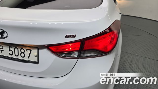 Hyundai AVANTE 2014 — photo 9