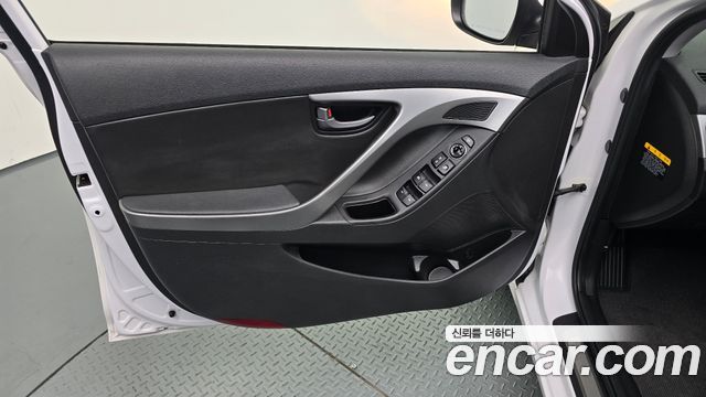 Hyundai AVANTE 2014 — photo 14