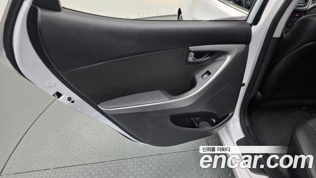 Hyundai AVANTE 2014 — photo 15