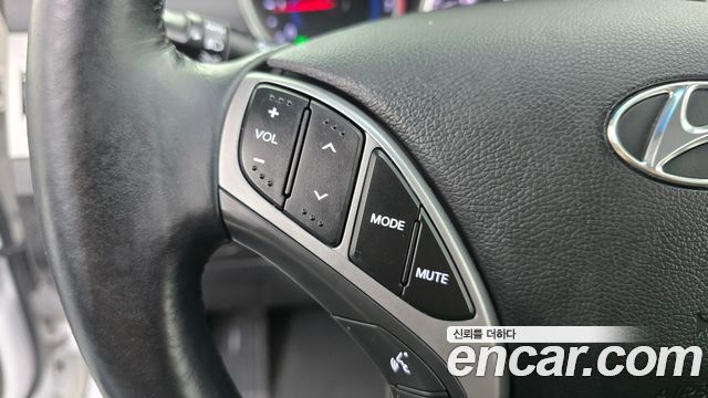 Hyundai AVANTE 2014 — photo 29