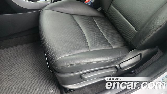 Hyundai AVANTE 2014 — photo 31