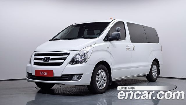 Hyundai Starex 2017 — photo 1