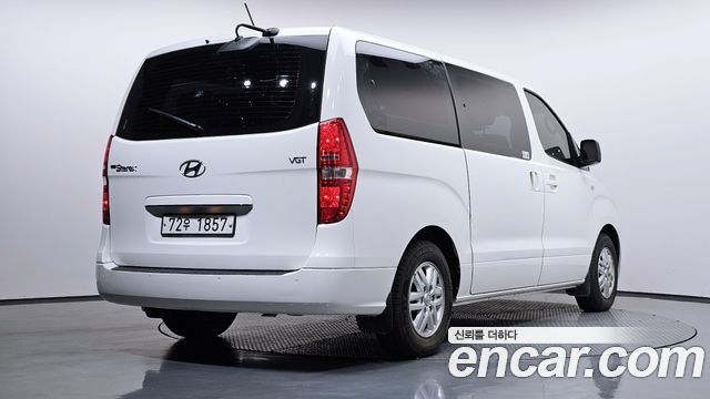 Hyundai Starex 2017 — photo 2