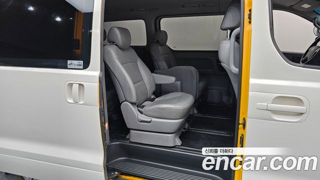 Hyundai Starex 2017 — photo 17