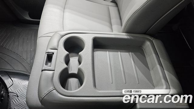Hyundai Starex 2017 — photo 24