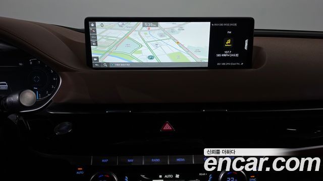 Genesis G80 2022 — photo 19