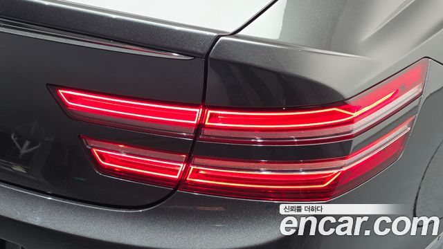 Genesis G80 2022 — photo 9