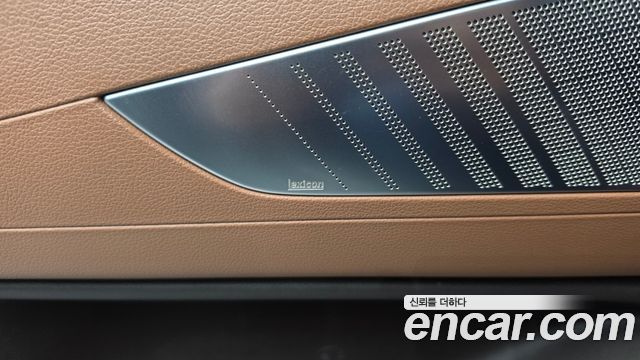 Genesis G80 2022 — photo 29
