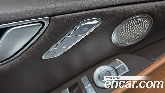 Genesis G80 2022 — photo 30