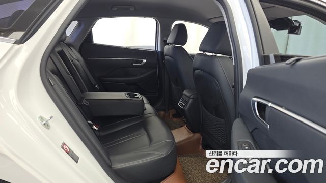 Hyundai Sonata 2020 — photo 17