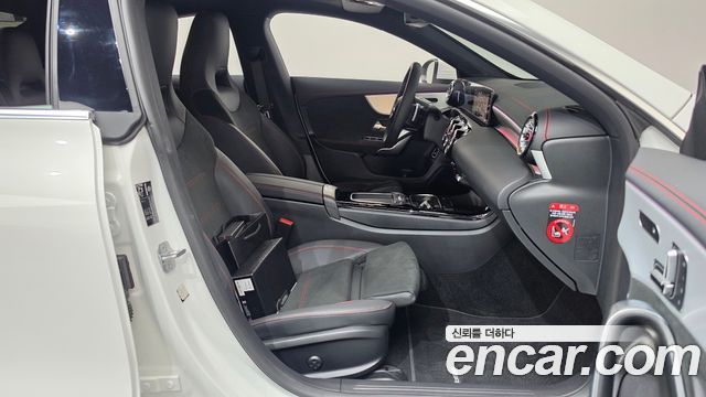 Mercedes-Benz CLA-Class 2026 — photo 11
