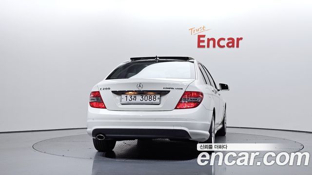 Mercedes-Benz C-Class 2010 — photo 4