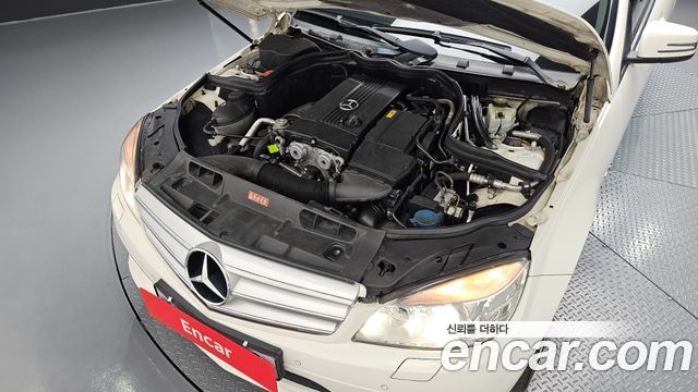 Mercedes-Benz C-Class 2010 — photo 6