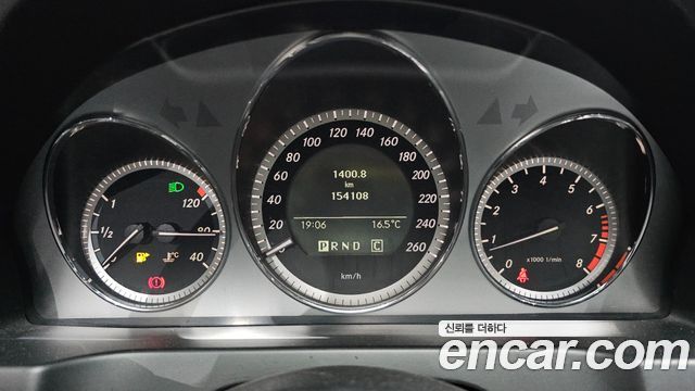 Mercedes-Benz C-Class 2010 — photo 8