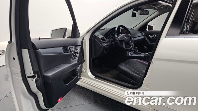 Mercedes-Benz C-Class 2010 — photo 10