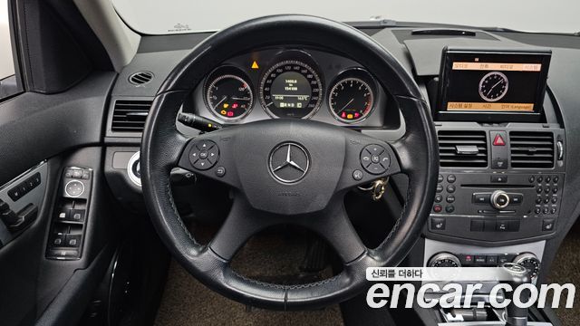 Mercedes-Benz C-Class 2010 — photo 13