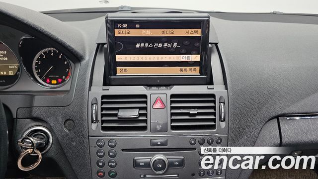 Mercedes-Benz C-Class 2010 — photo 15