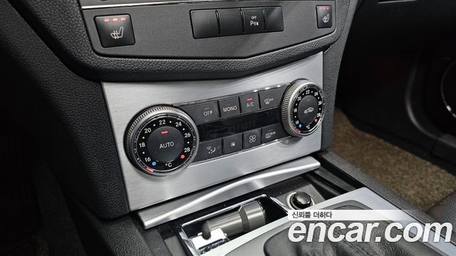 Mercedes-Benz C-Class 2010 — photo 16