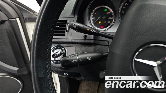 Mercedes-Benz C-Class 2010 — photo 18