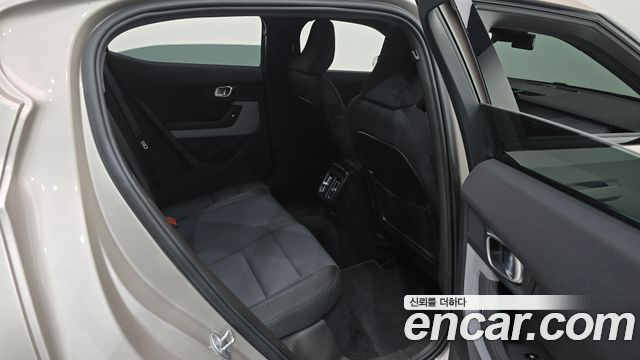 Polestar Polestar 2 2023 — photo 17
