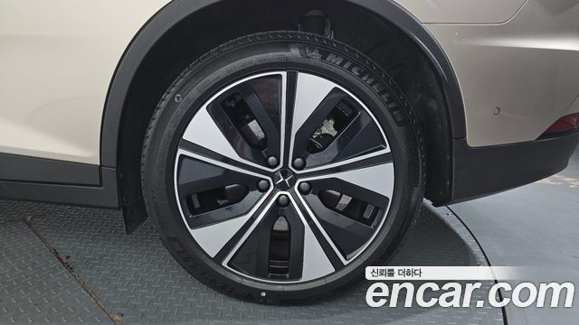 Polestar Polestar 2 2023 — photo 7