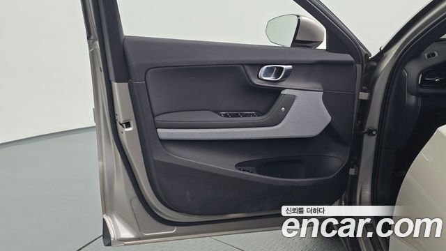 Polestar Polestar 2 2023 — photo 14