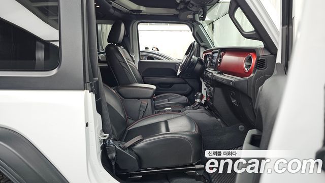 Jeep Wrangler 2020 — photo 17