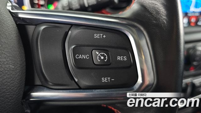 Jeep Wrangler 2020 — photo 24