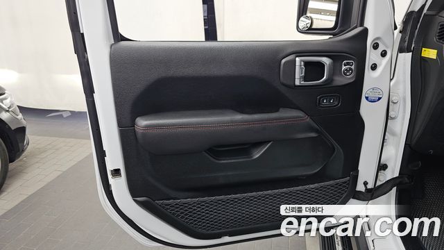 Jeep Wrangler 2020 — photo 14