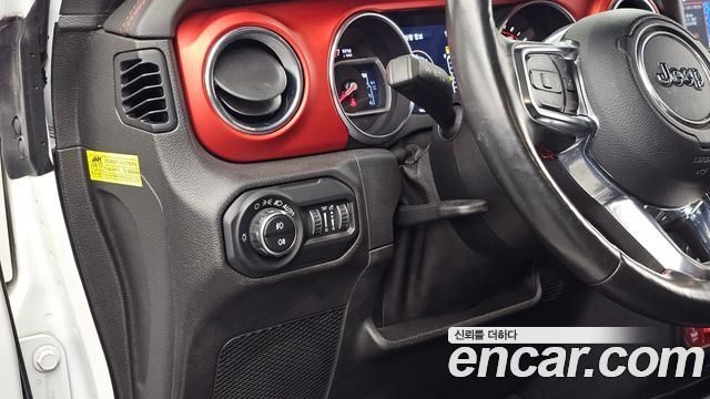 Jeep Wrangler 2020 — photo 27