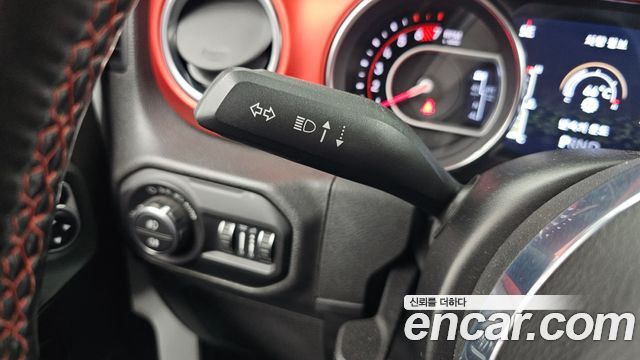 Jeep Wrangler 2020 — photo 29