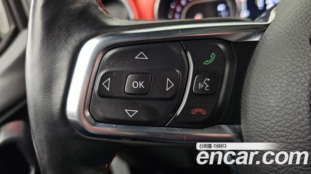 Jeep Wrangler 2020 — photo 32