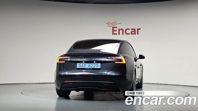 Tesla Model 3 2026 — photo 4