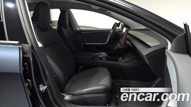 Tesla Model 3 2026 — photo 18