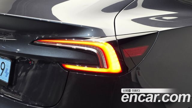 Tesla Model 3 2026 — photo 9
