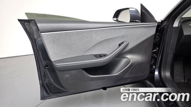 Tesla Model 3 2026 — photo 14