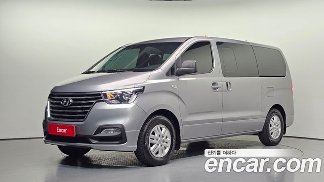 Hyundai Starex 2018 — photo 1