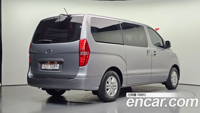 Hyundai Starex 2018 — photo 2