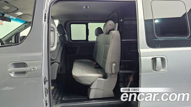 Hyundai Starex 2018 — photo 11