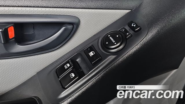 Hyundai Starex 2018 — photo 12