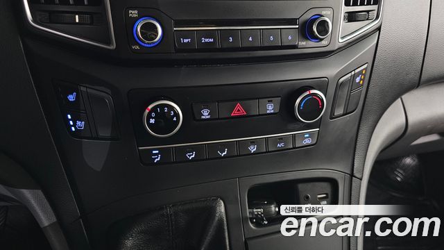 Hyundai Starex 2018 — photo 17