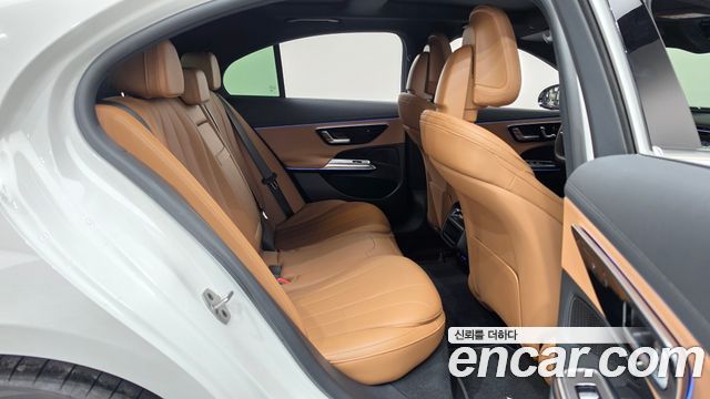 Mercedes-Benz E-Class 2026 — photo 12